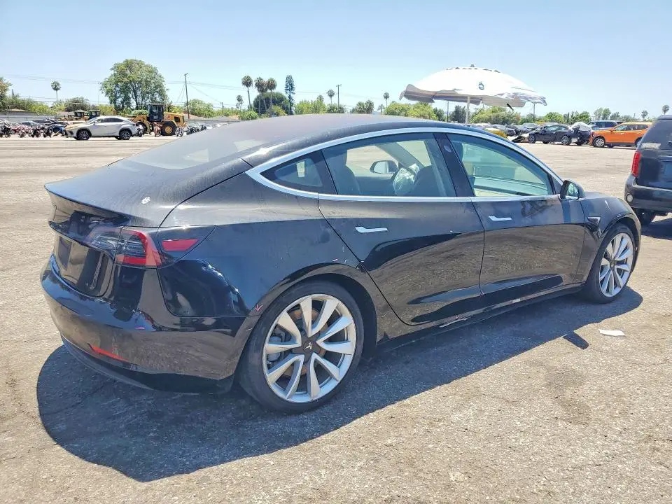 2018 TESLA MODEL 3   