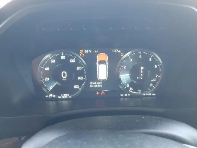 2016 VOLVO XC90 T6  