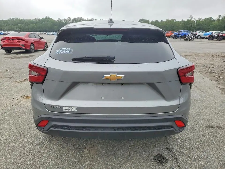 2025 CHEVROLET TRAX LS  