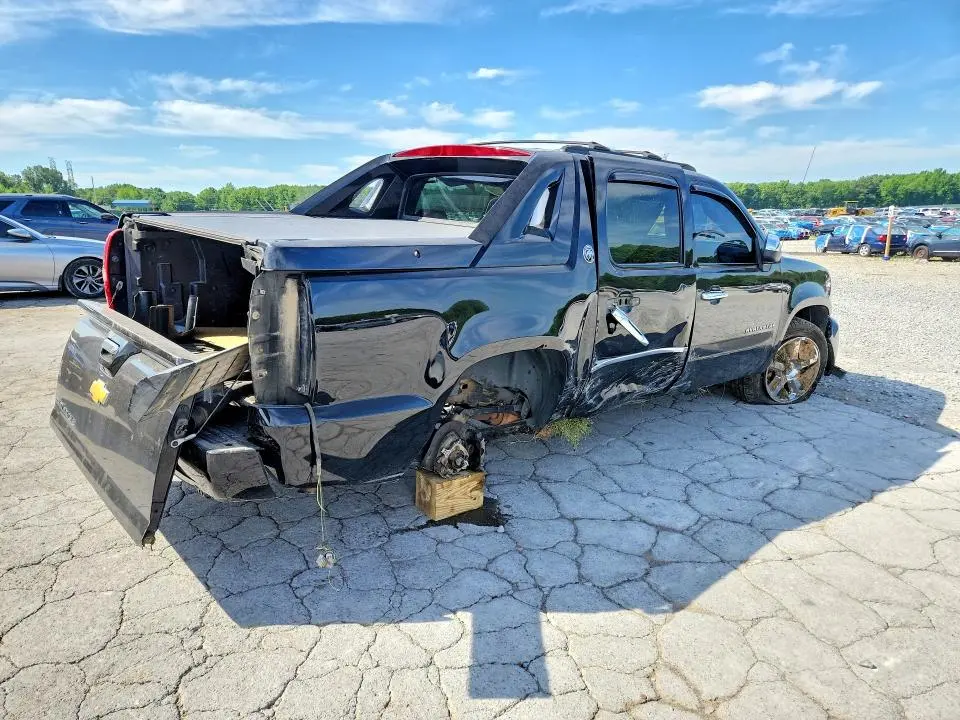 2013 CHEVROLET AVALANCHE LTZ  