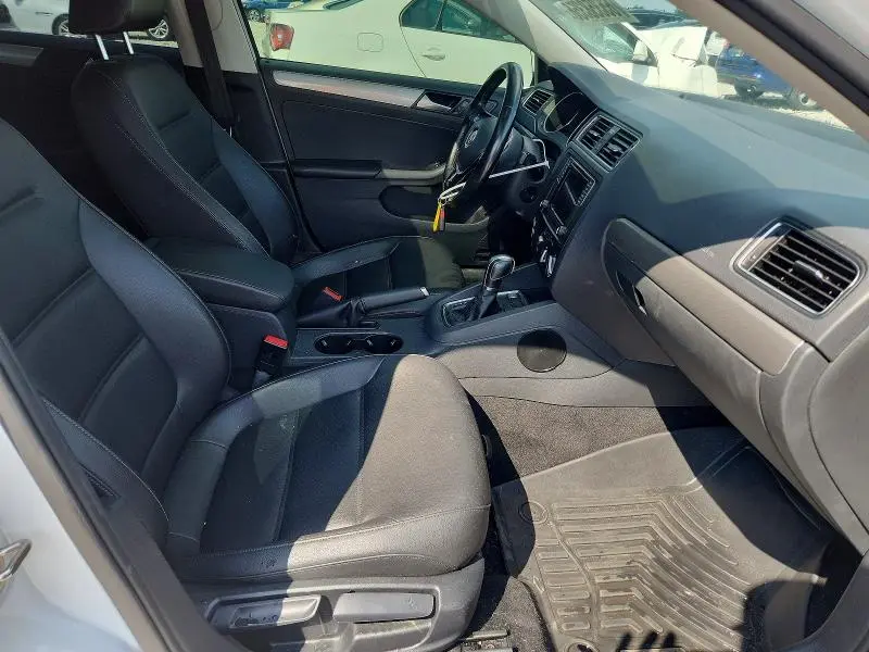 2018 VOLKSWAGEN JETTA SE  
