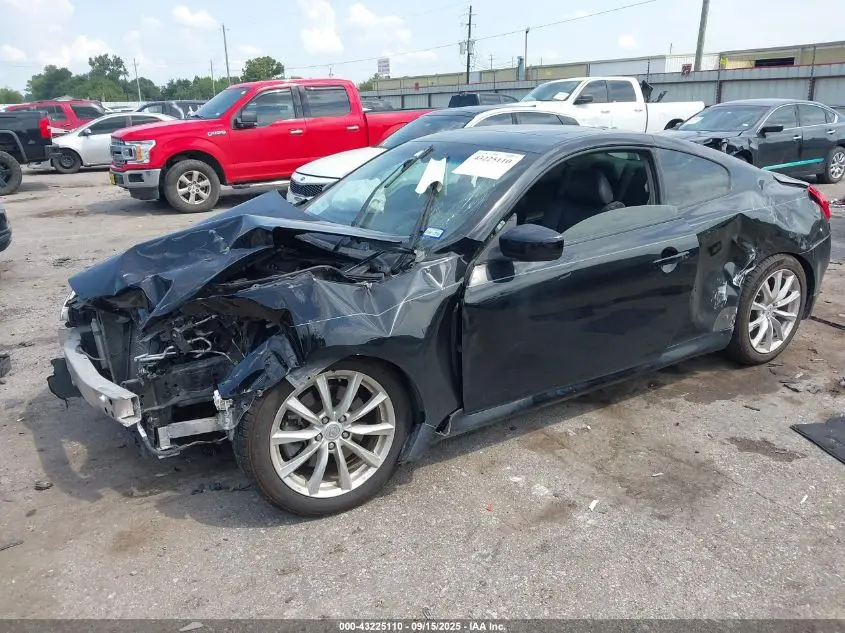 2013 INFINITI G37 JOURNEY