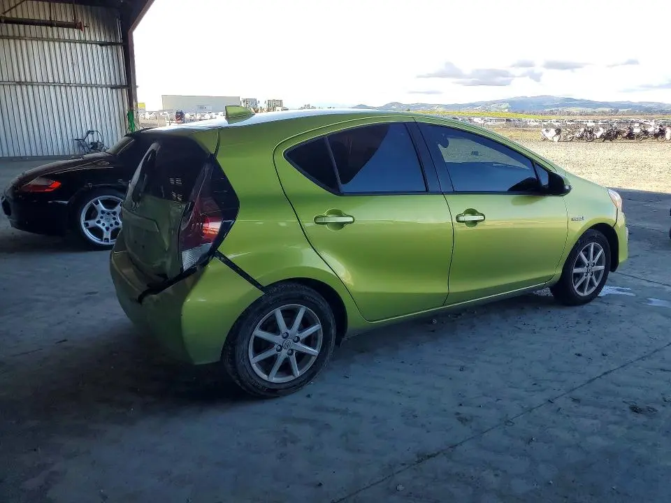 2015 TOYOTA PRIUS C THREE  