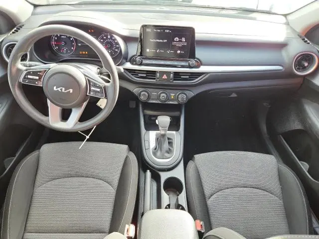 2023 KIA FORTE LX  