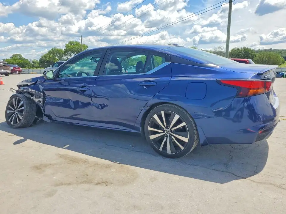 2021 NISSAN ALTIMA SV  