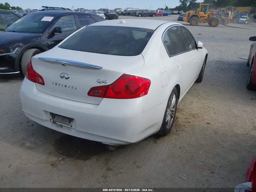 2015 INFINITI Q40  