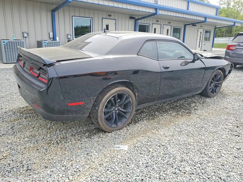 2017 DODGE CHALLENGER SXT  