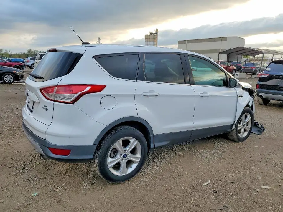 2016 FORD ESCAPE SE  
