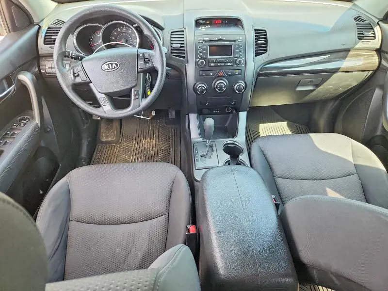 2011 KIA SORENTO LX  