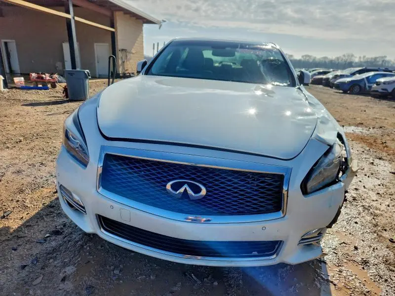2018 INFINITI Q70L 3.7 LUXE  