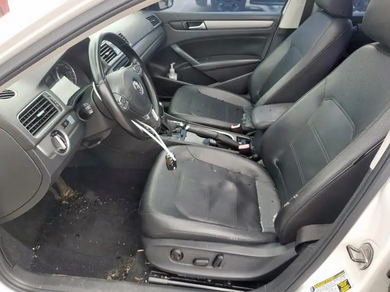 2014 VOLKSWAGEN PASSAT SE  