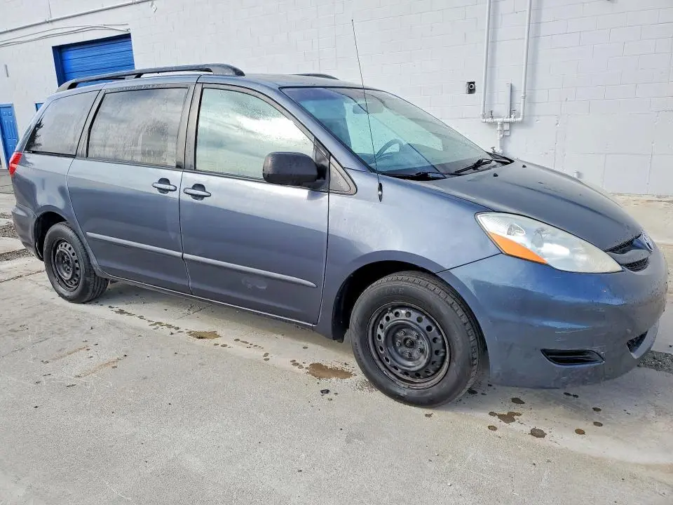 2010 TOYOTA SIENNA LE 7-PASSENGER  