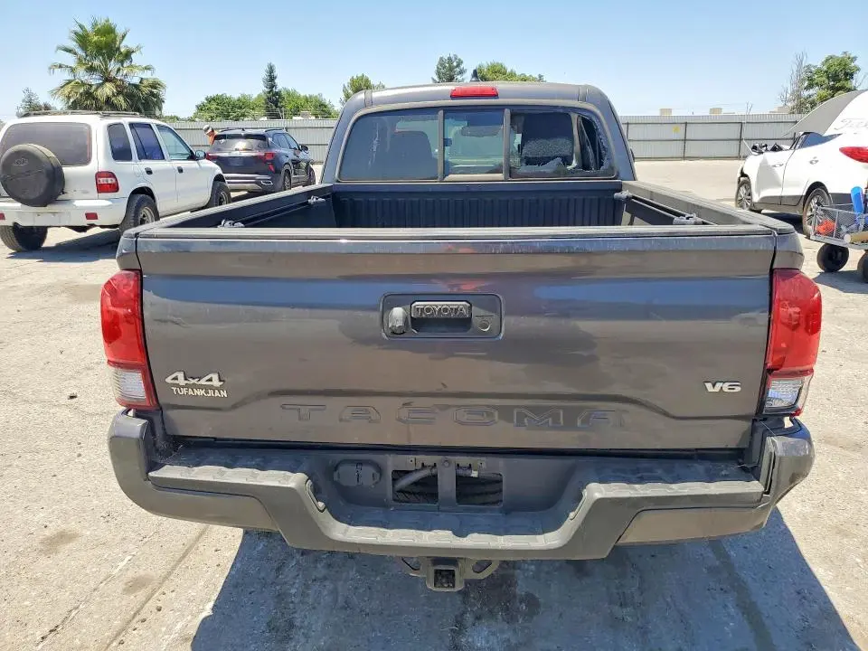 2022 TOYOTA TACOMA SR5 V6  