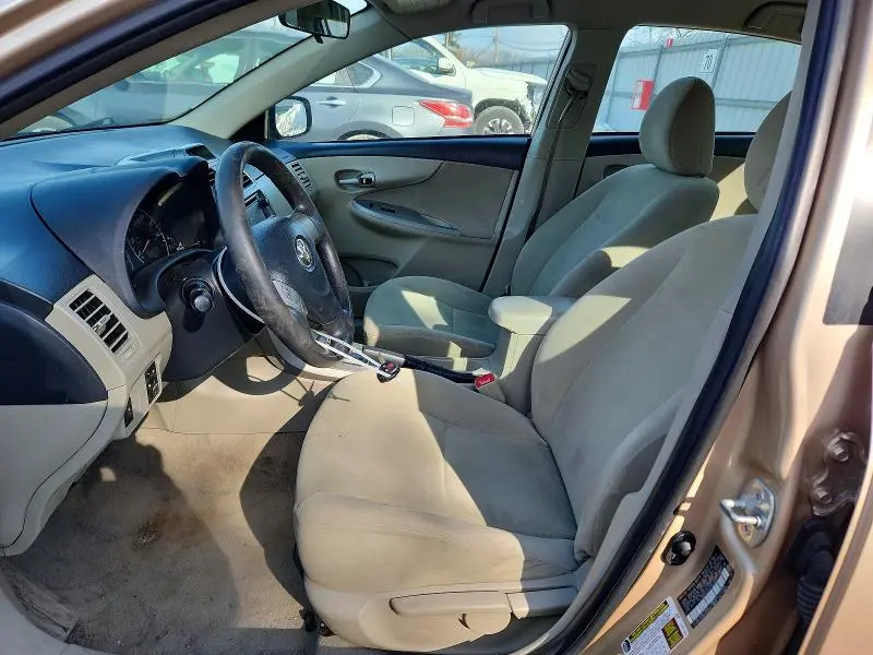 2013 TOYOTA COROLLA LE  