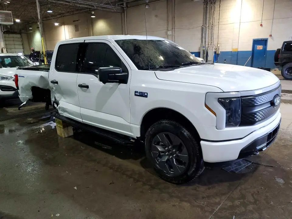 2024 FORD F150 LIGHTNING XLT  