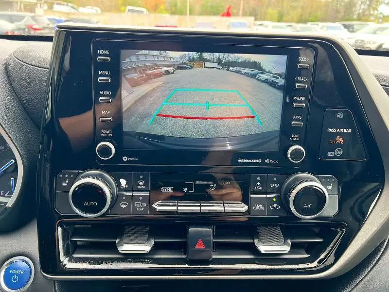 2021 TOYOTA HIGHLANDER HYBRID XLE  
