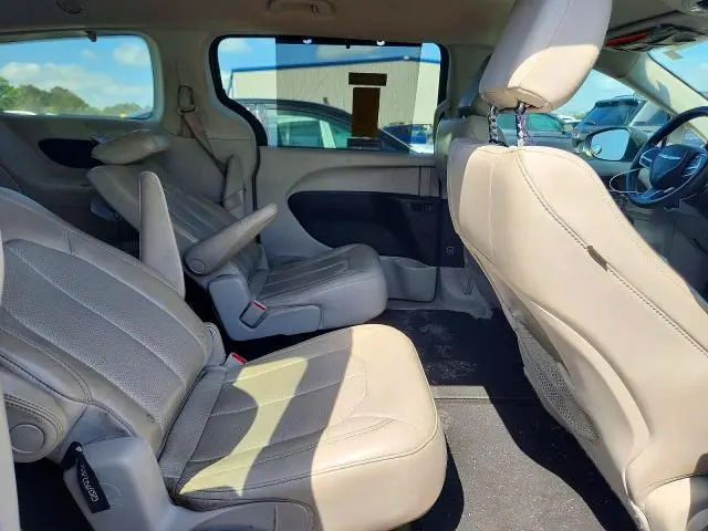 2021 CHRYSLER VOYAGER LX  