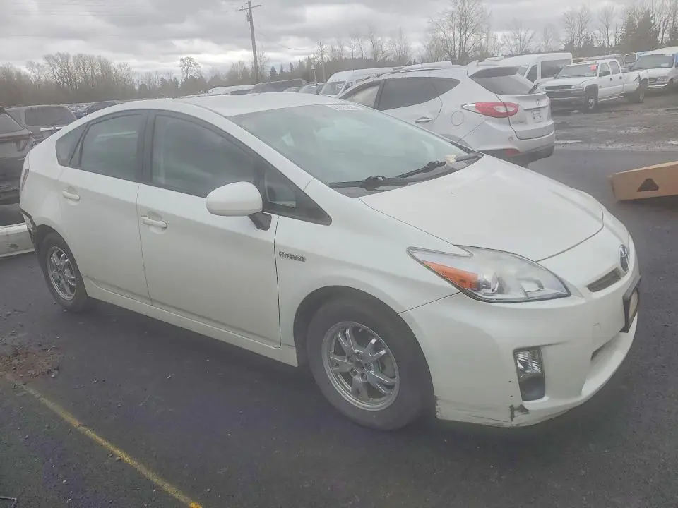 2010 TOYOTA PRIUS III  