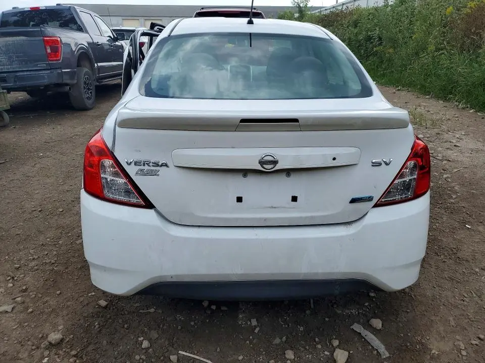 2015 NISSAN VERSA 1.6 SV  