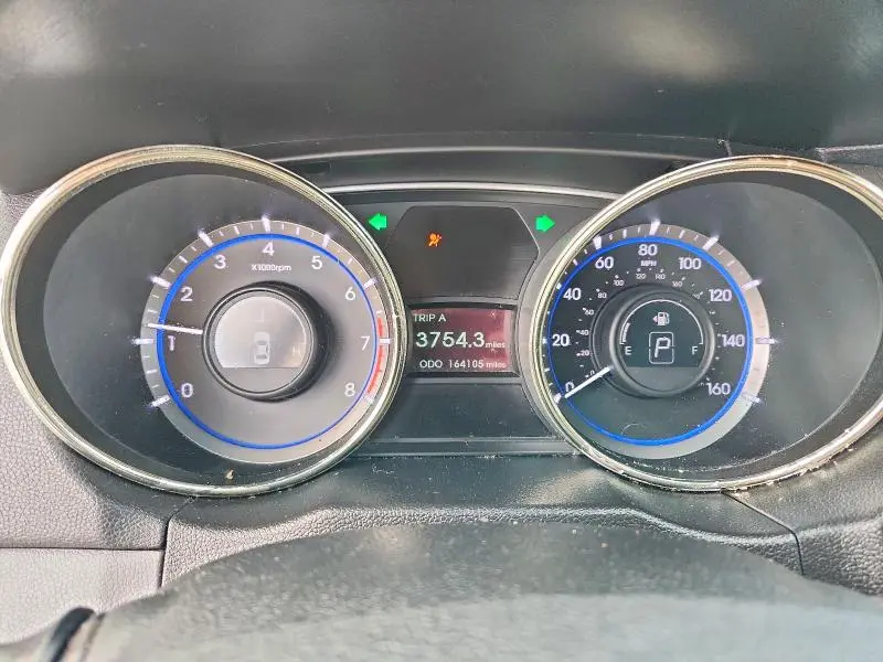 2011 HYUNDAI SONATA SE  