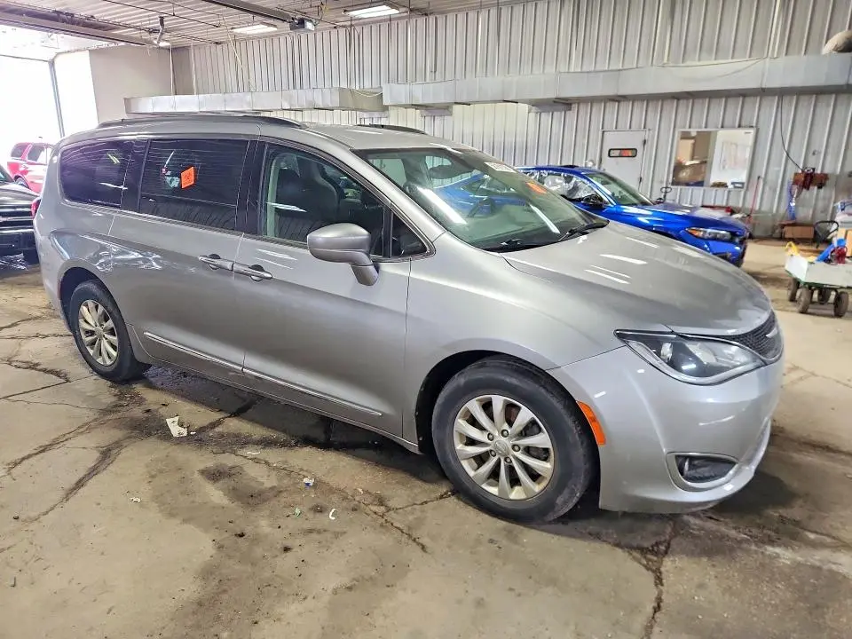 2017 CHRYSLER PACIFICA TOURING L  