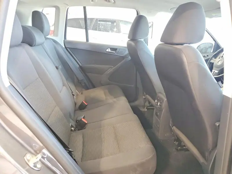 2013 VOLKSWAGEN TIGUAN S  