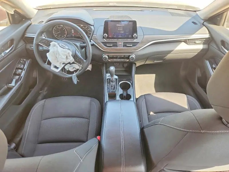 2023 NISSAN ALTIMA SV  