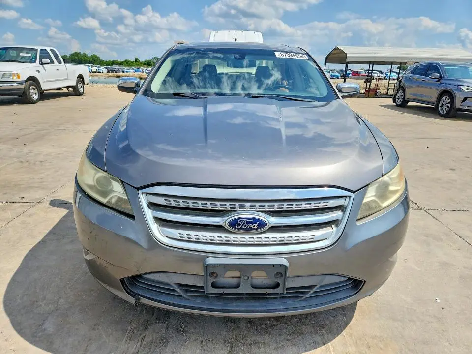 2011 FORD TAURUS LIMITED  