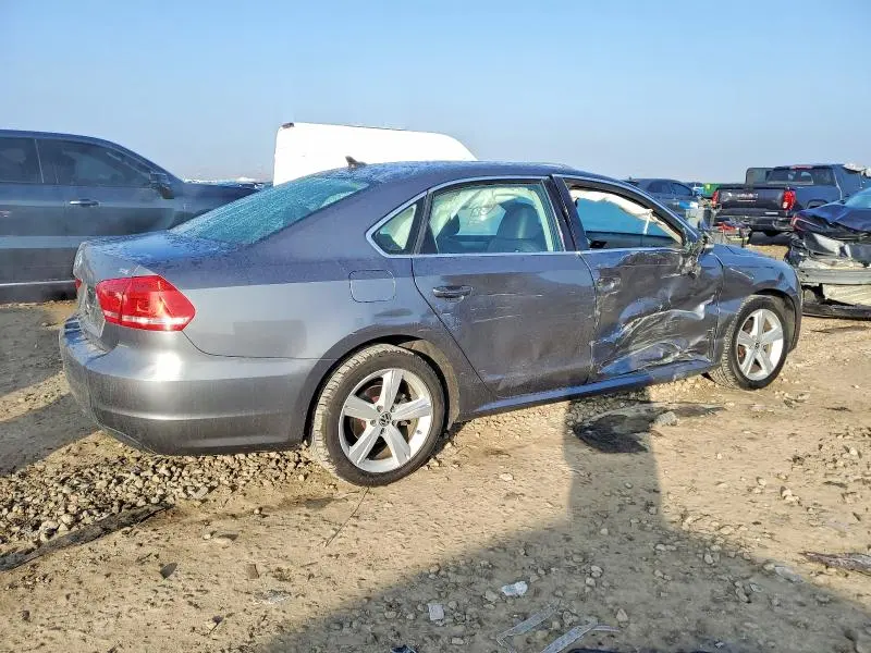 2013 VOLKSWAGEN PASSAT SE  
