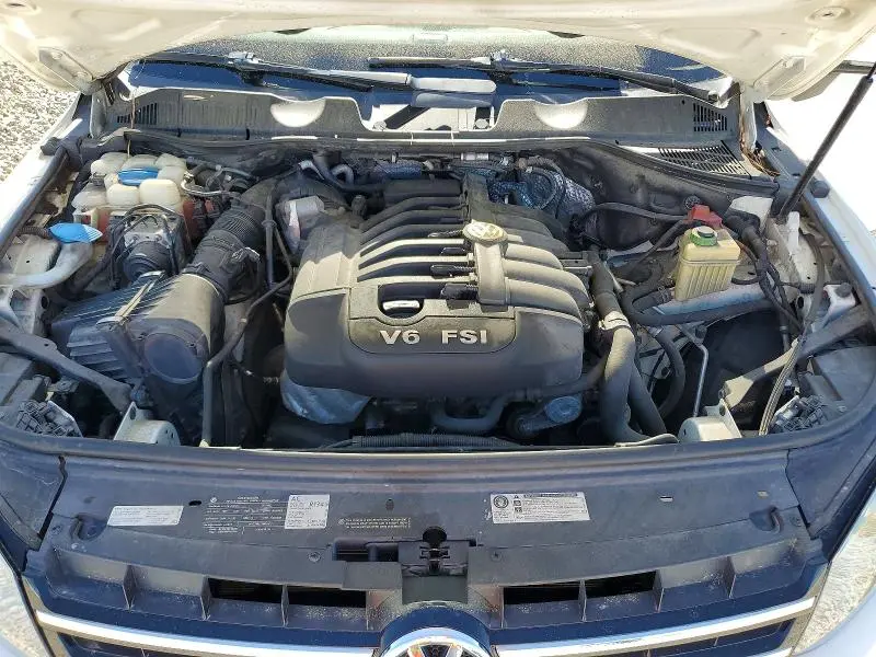 2011 VOLKSWAGEN TOUAREG V6  