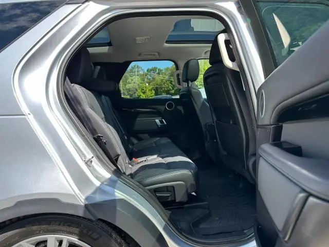 2017 LAND ROVER DISCOVERY SE  