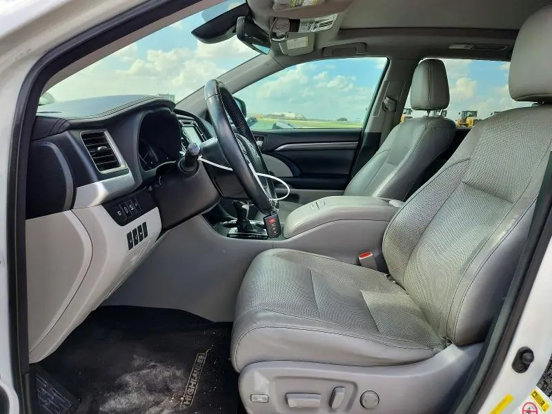 2017 TOYOTA HIGHLANDER LIMITED PLATINUM  