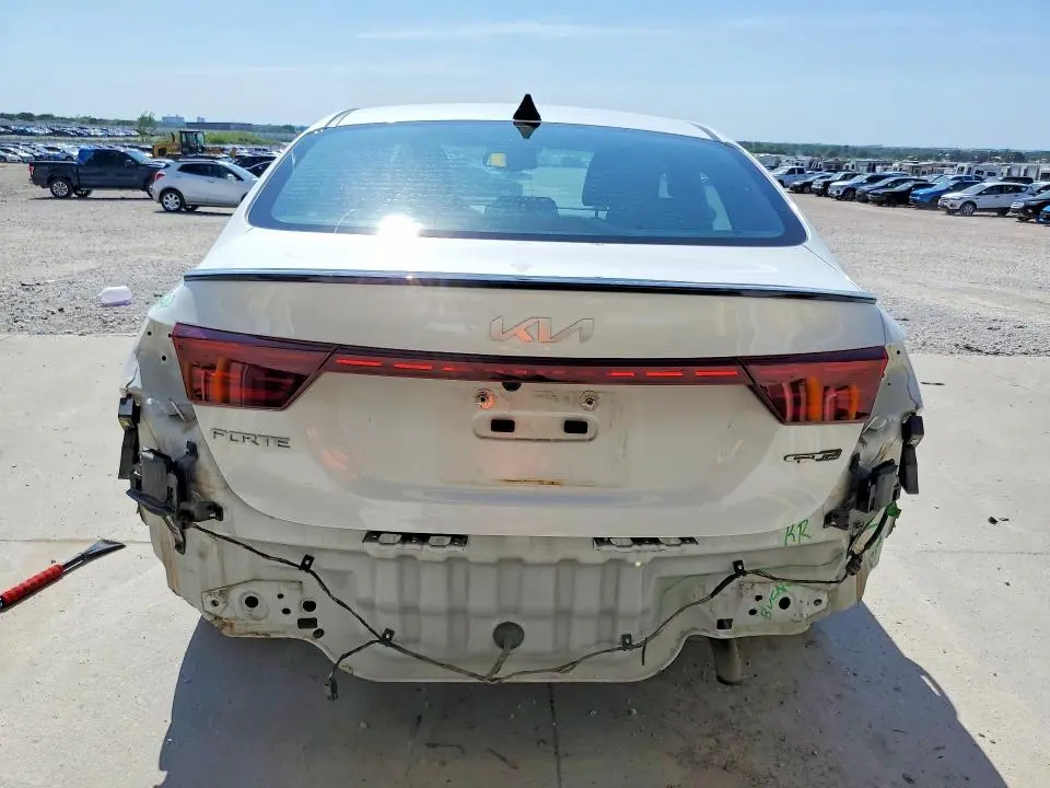 2023 KIA FORTE GT LINE  