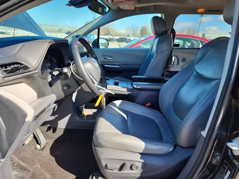 2021 TOYOTA SIENNA LIMITED 7-PASSENGER  