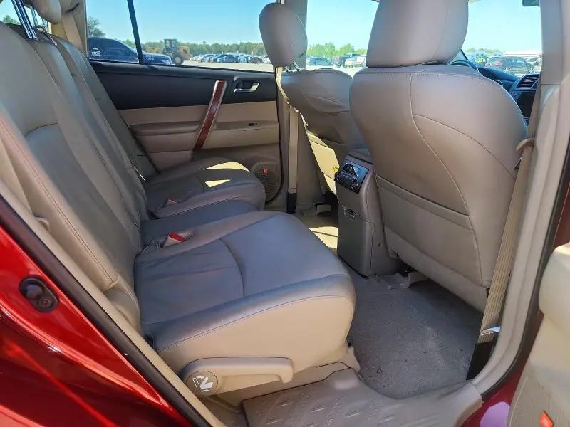 2010 TOYOTA HIGHLANDER LIMITED  