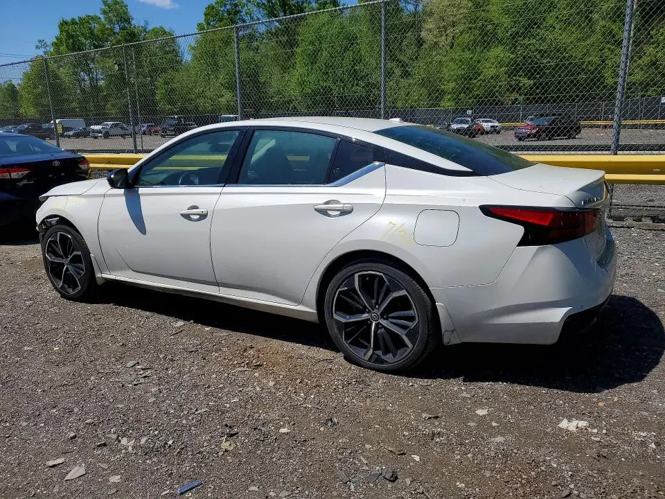 2023 NISSAN ALTIMA SR  