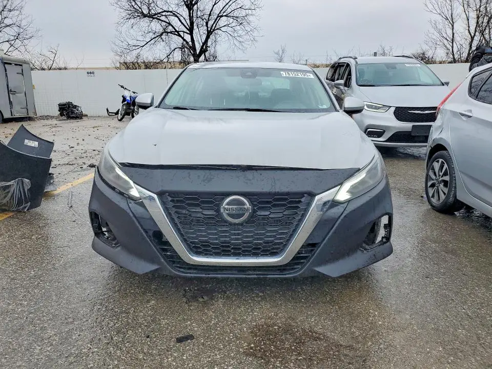 2021 NISSAN ALTIMA SV  