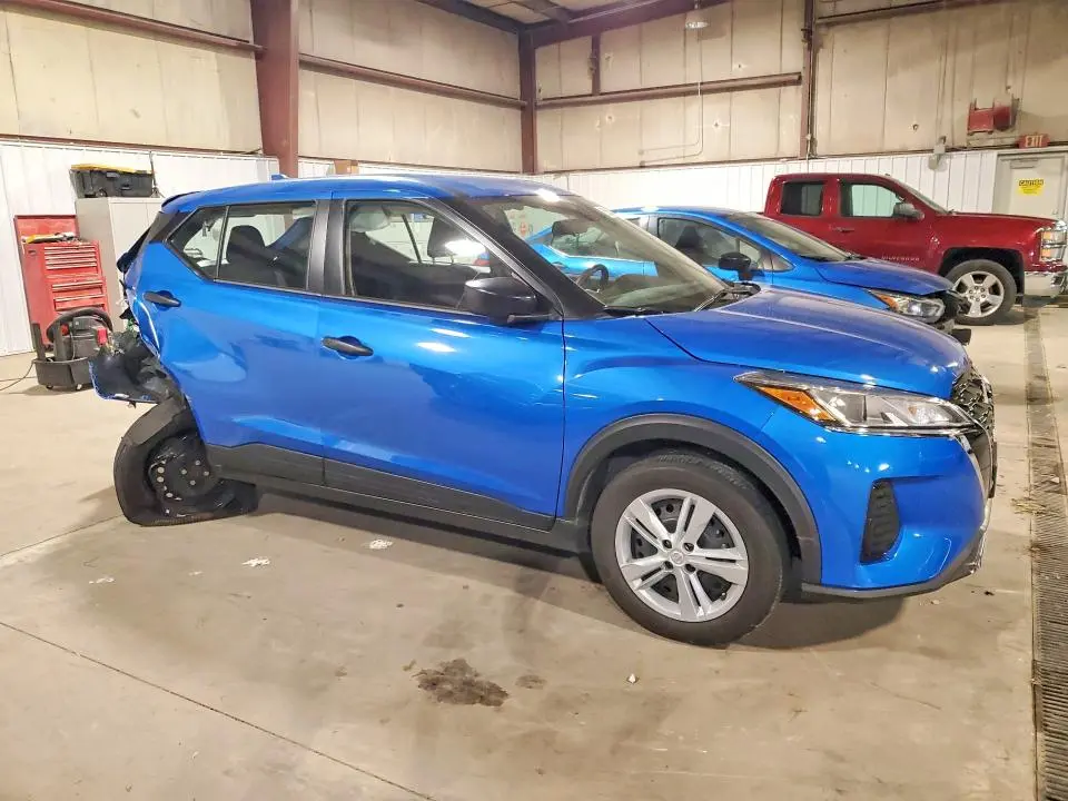2024 NISSAN KICKS S  