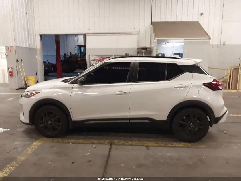 2023 NISSAN KICKS SR XTRONIC CVT