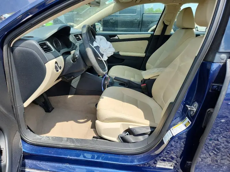 2012 VOLKSWAGEN JETTA SE  
