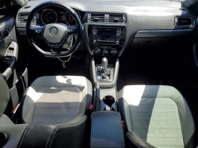 2016 VOLKSWAGEN JETTA SPORT  