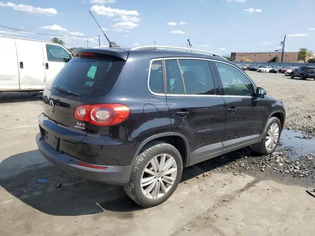 2011 VOLKSWAGEN TIGUAN S  