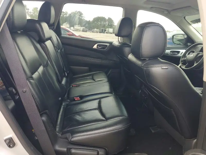 2017 NISSAN PATHFINDER SL  