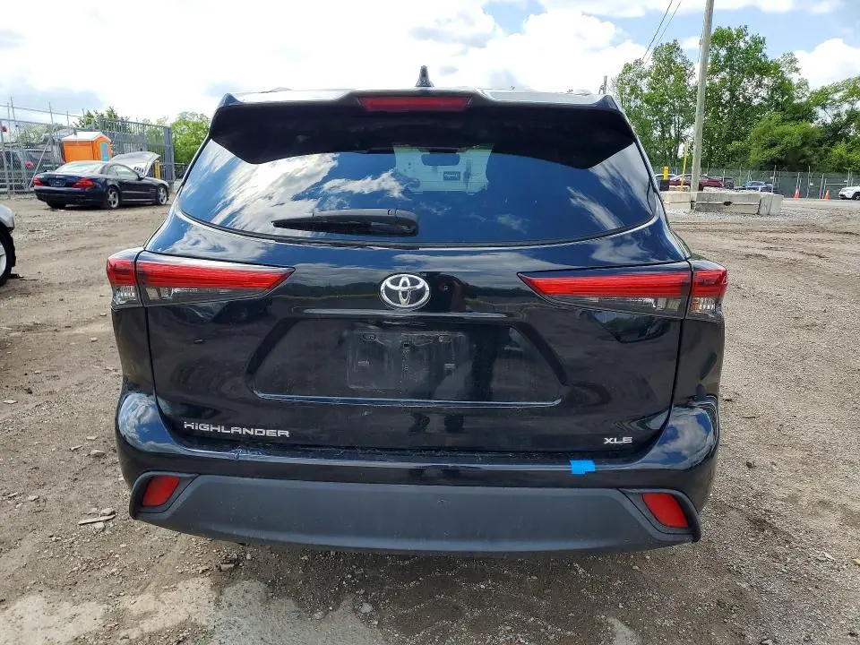 2021 TOYOTA HIGHLANDER XLE  