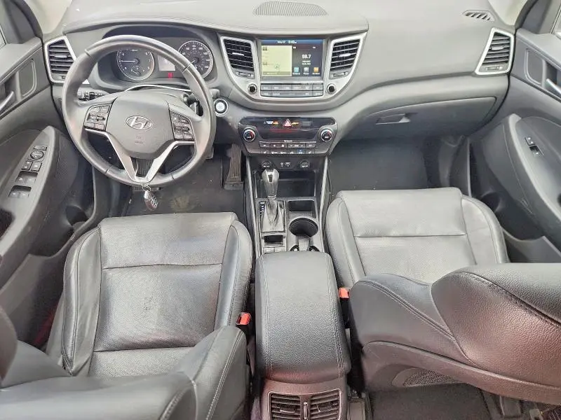 2017 HYUNDAI TUCSON SE PLUS  