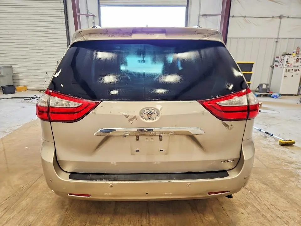 2015 TOYOTA SIENNA LIMITED 7-PASSENGER  