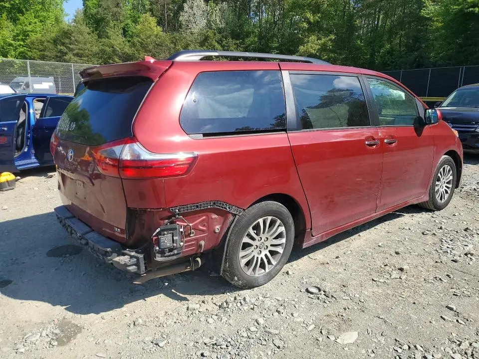 2020 TOYOTA SIENNA XLE 8-PASSENGER  