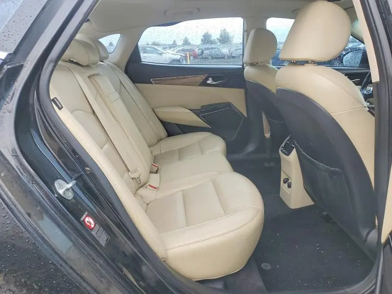 2017 KIA CADENZA PREMIUM  