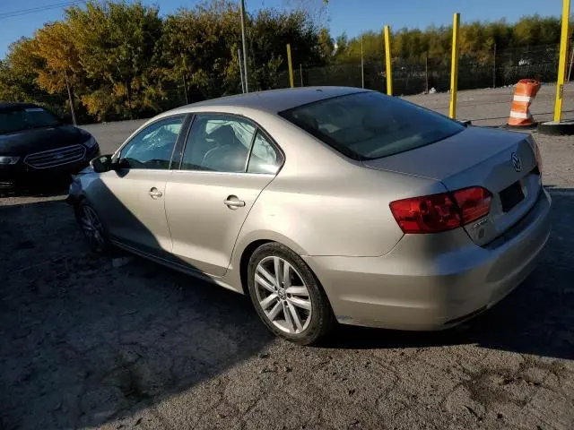 2013 VOLKSWAGEN JETTA SE  