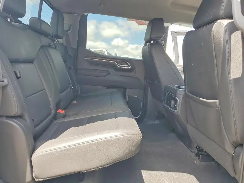 2023 GMC SIERRA K1500 SLT  